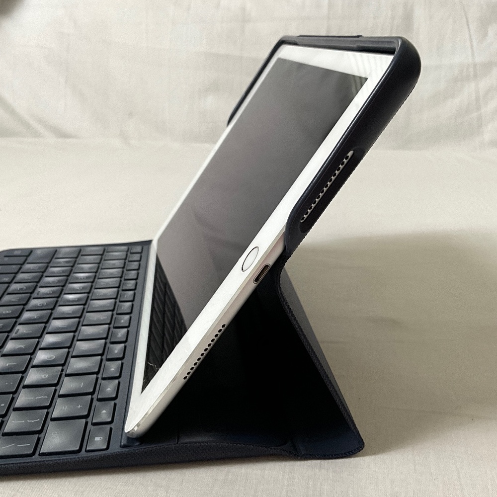 LOGI CREATE Keyboard Hard Case Blue - Picture 12 of 14